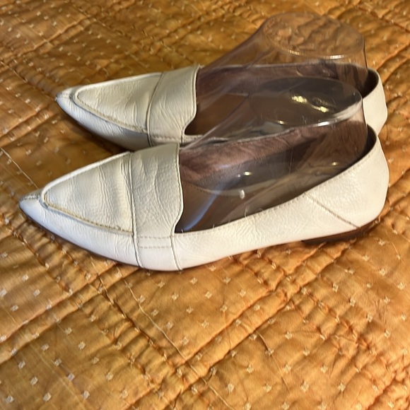 Vince Camuto Flats - Picture 5 of 10